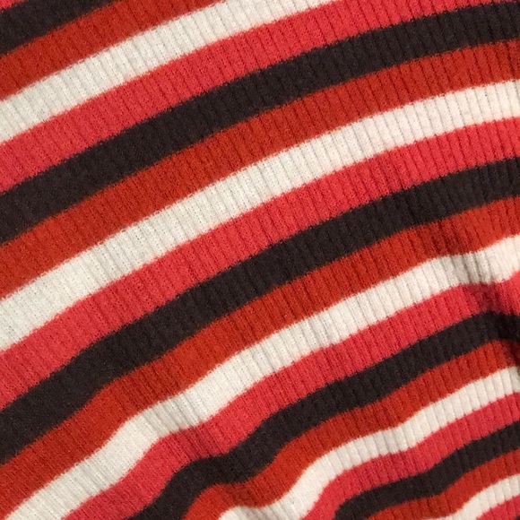 ribbed mock neck crop top - Picture 3 of 3